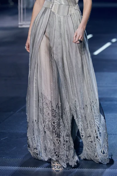 Look 12